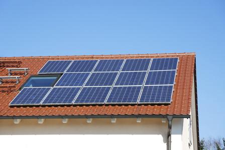 屋顶光伏发电系统与屋顶光伏发电工业屋顶太阳能光伏发电设施工厂屋顶